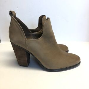 Vince Camuto Brown cutout Federa Bootie 6.5
